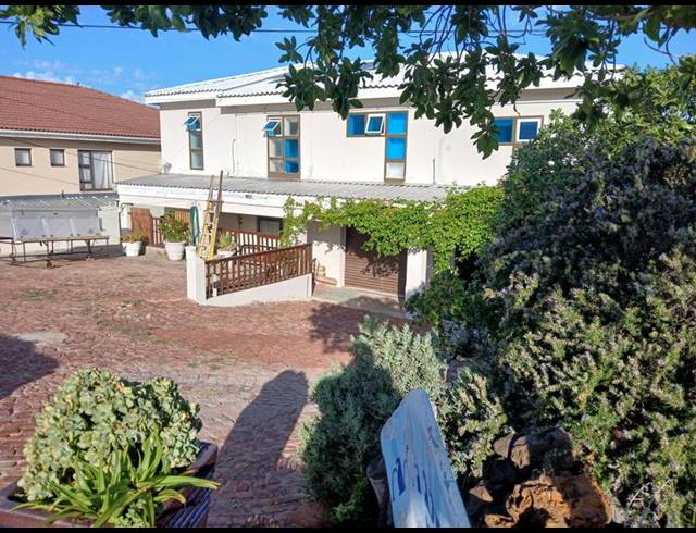 9 BEDROOM HOUSE FOR SALE IN JONGENSFONTEIN